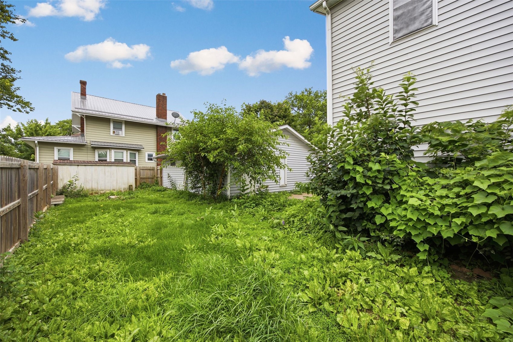 401 E 4th Street Tipton IA 52772