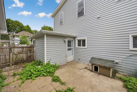 401 E 4th Street Tipton IA 52772