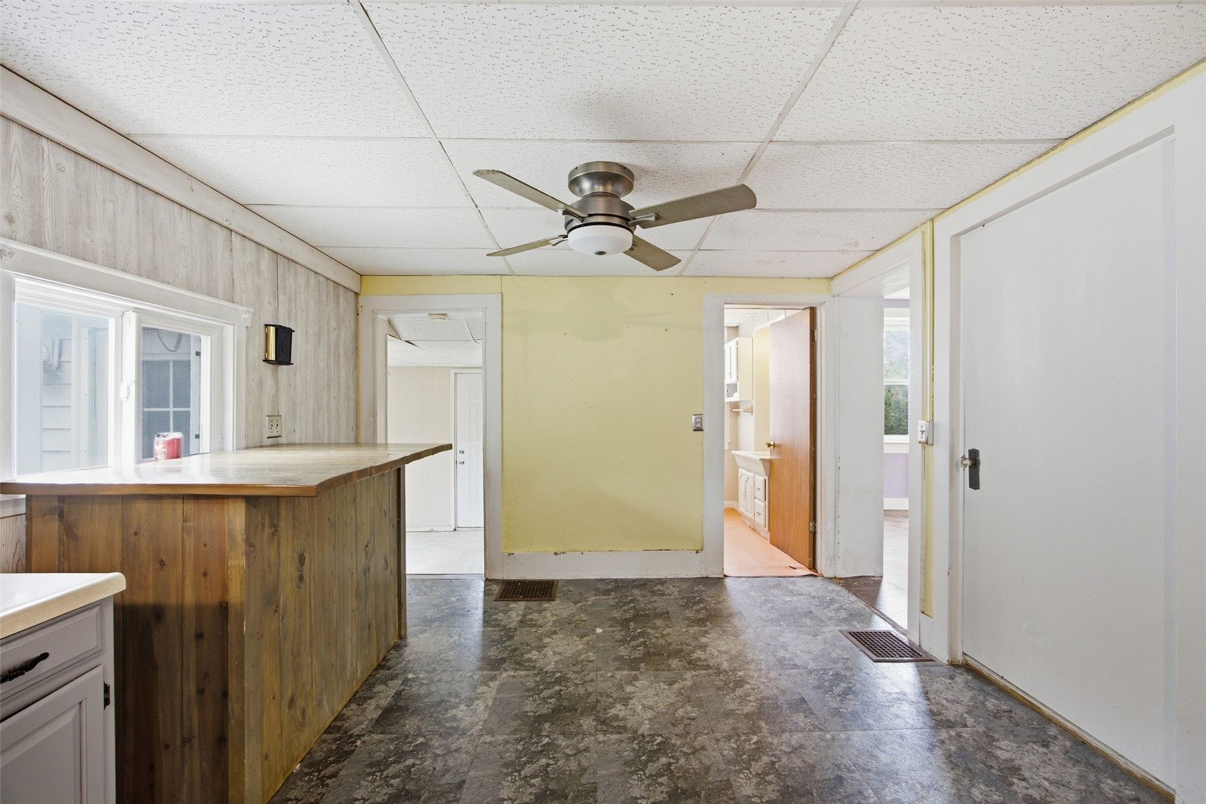 401 E 4th Street Tipton IA 52772