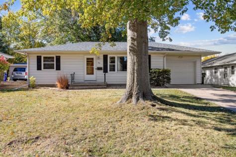 637 Grant Wood Drive SE Cedar Rapids IA 52403