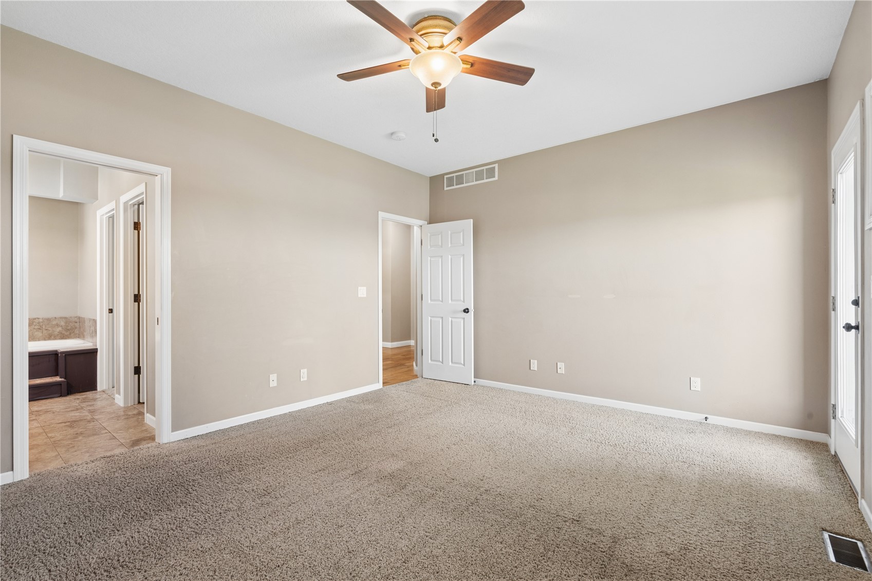 5012 Hay Field Court SW Cedar Rapids IA 52404
