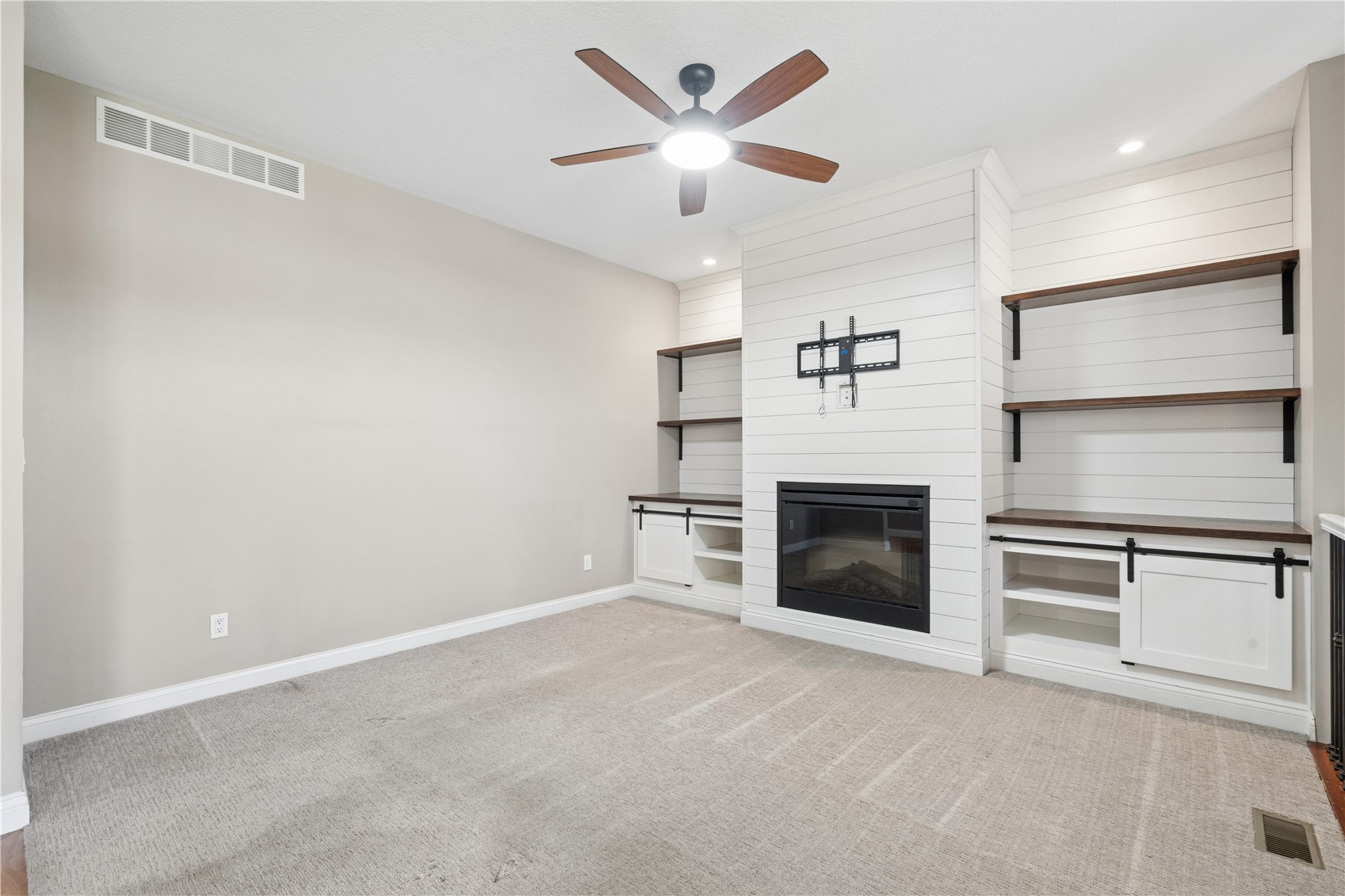 5012 Hay Field Court SW Cedar Rapids IA 52404