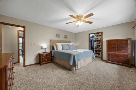 6925 Chelsea Drive NE Cedar Rapids IA 52402