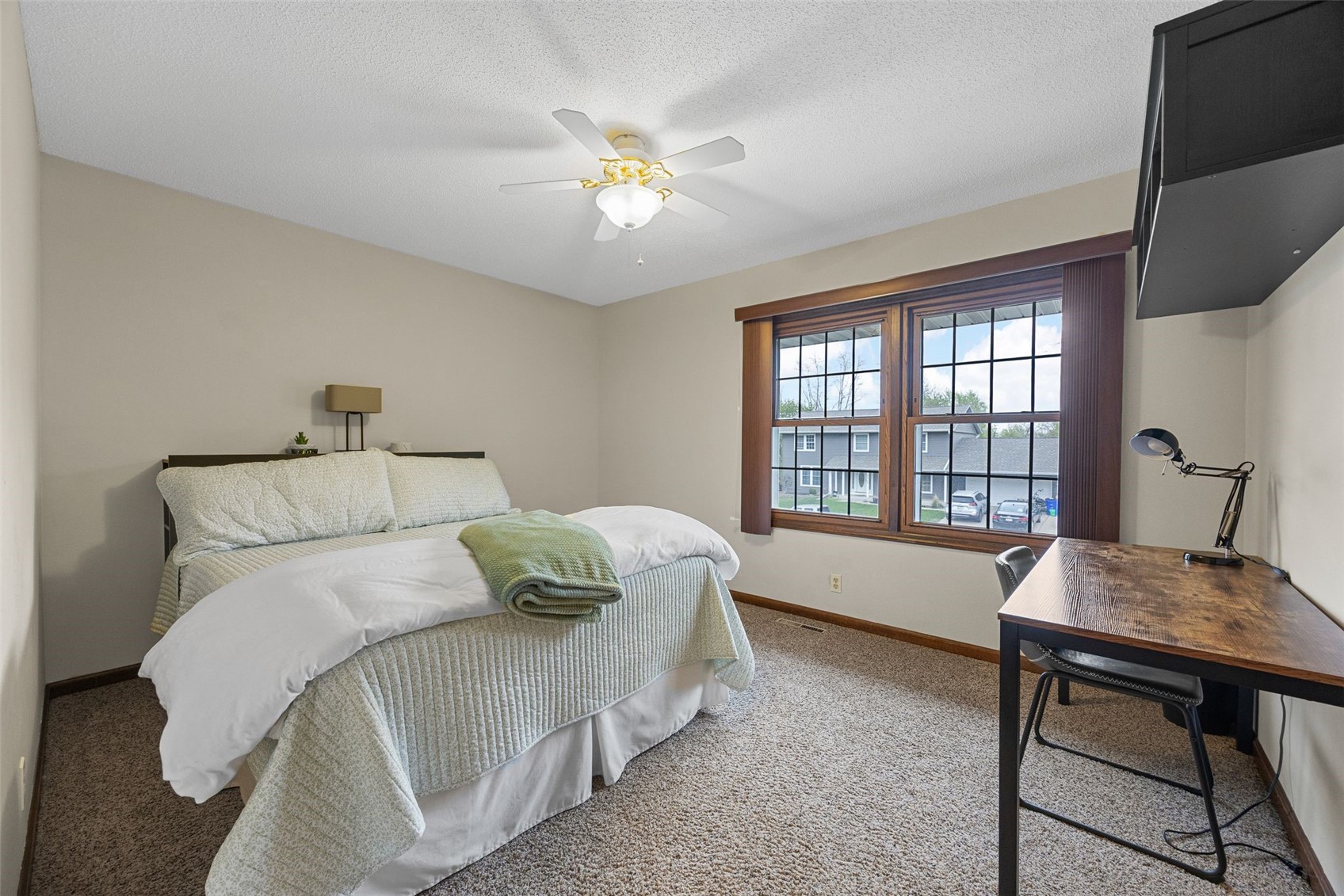 6925 Chelsea Drive NE Cedar Rapids IA 52402
