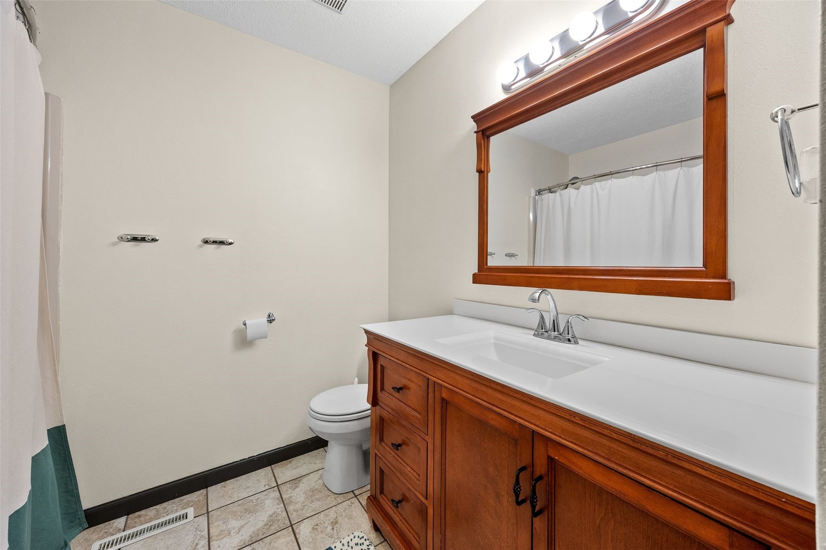 6925 Chelsea Drive NE Cedar Rapids IA 52402