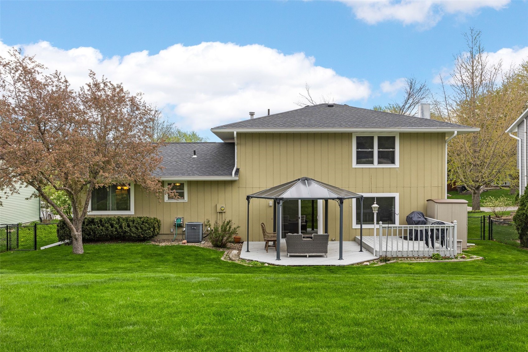 6925 Chelsea Drive NE Cedar Rapids IA 52402