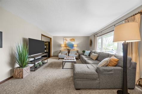 6925 Chelsea Drive NE Cedar Rapids IA 52402