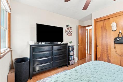 2075 Larry Drive NE Cedar Rapids IA 52402
