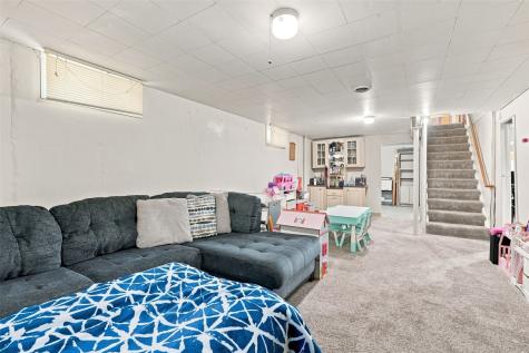2075 Larry Drive NE Cedar Rapids IA 52402