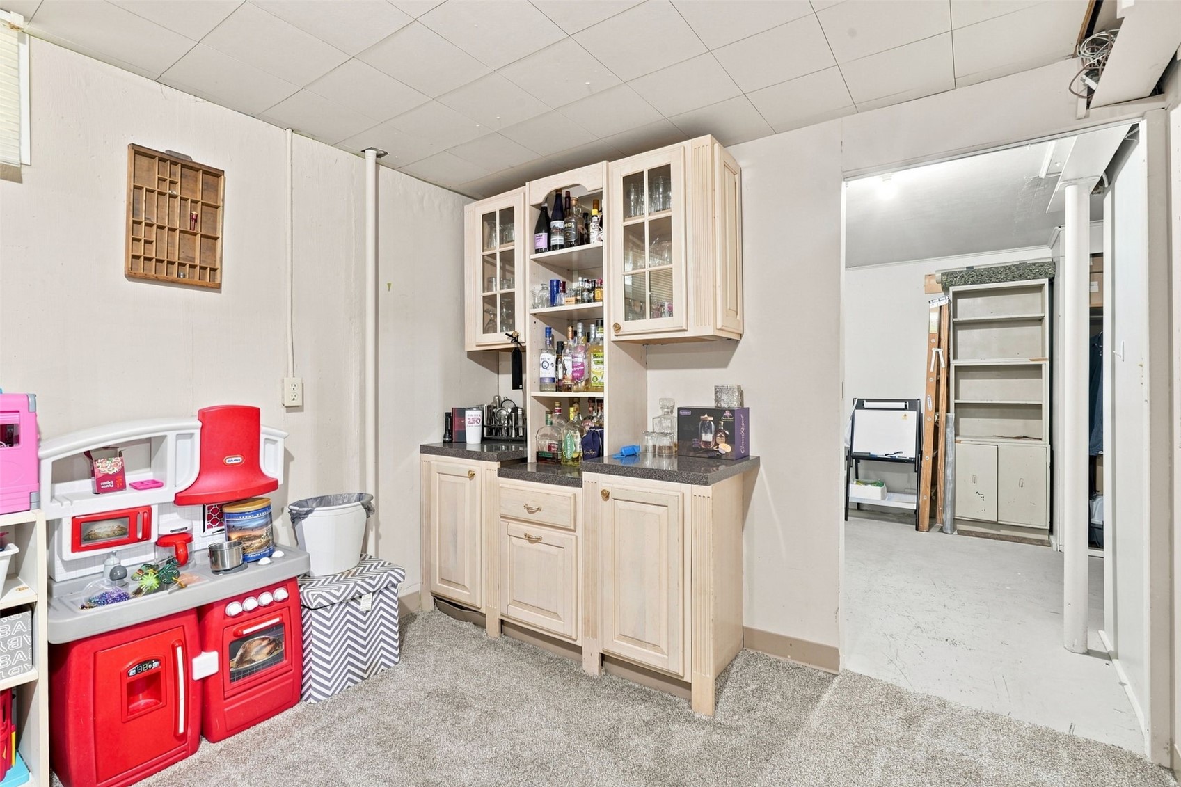 2075 Larry Drive NE Cedar Rapids IA 52402
