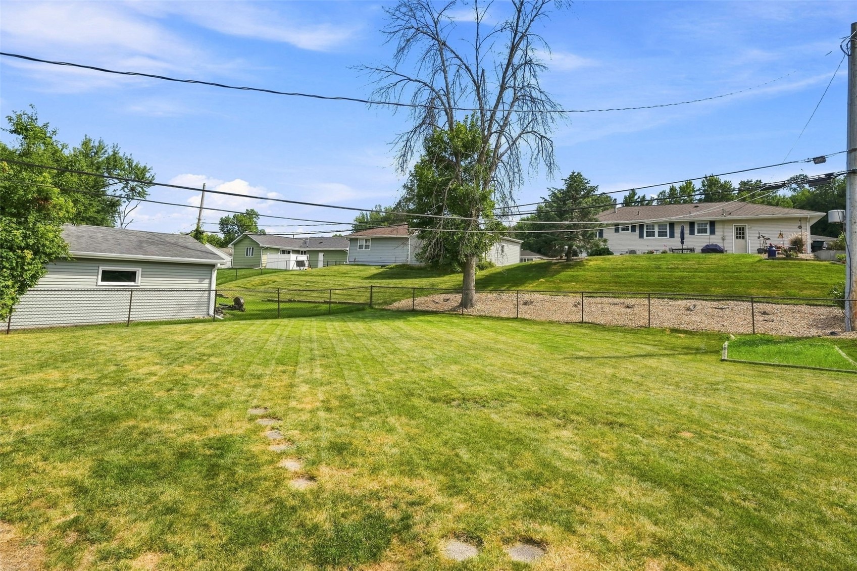 2075 Larry Drive NE Cedar Rapids IA 52402
