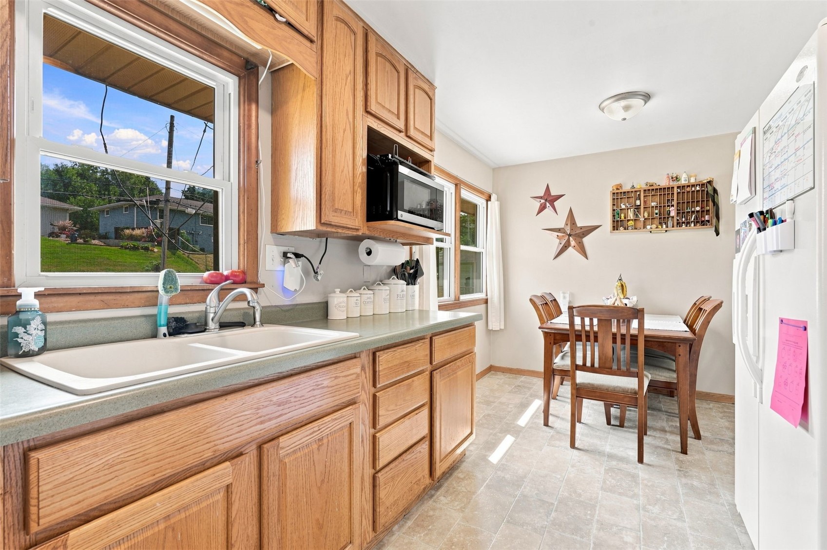 2075 Larry Drive NE Cedar Rapids IA 52402