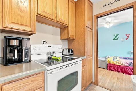 2075 Larry Drive NE Cedar Rapids IA 52402