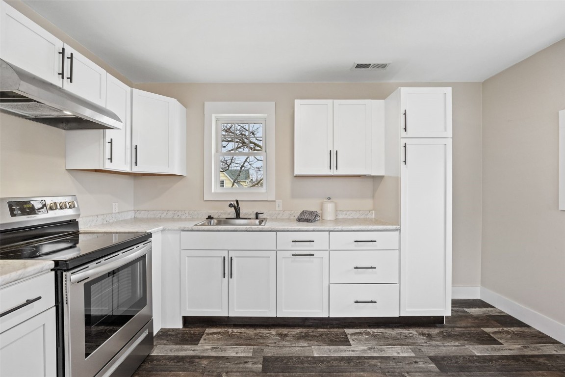 1413 J Street SW Cedar Rapids IA 52404