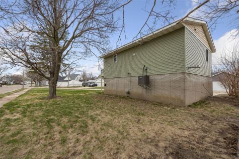 1413 J Street SW Cedar Rapids IA 52404