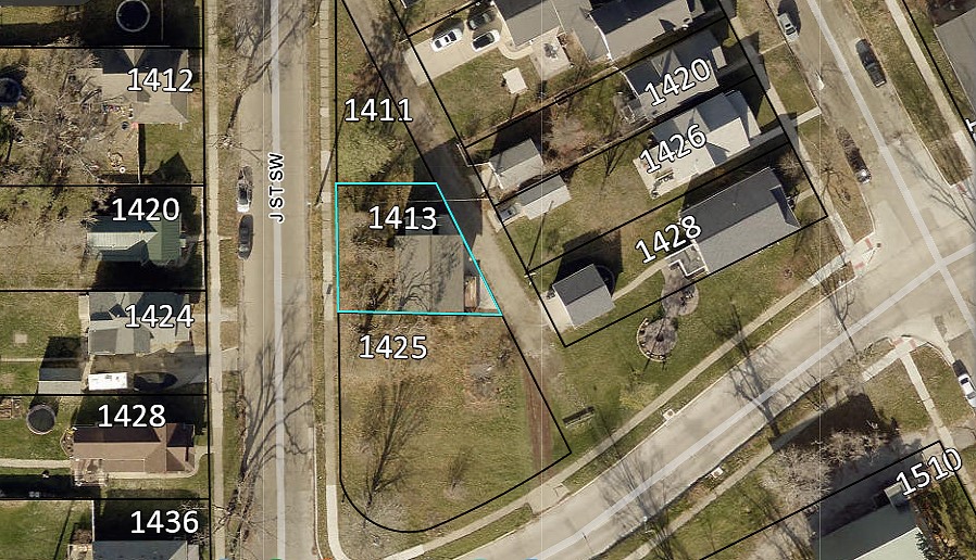 1413 J Street SW Cedar Rapids IA 52404