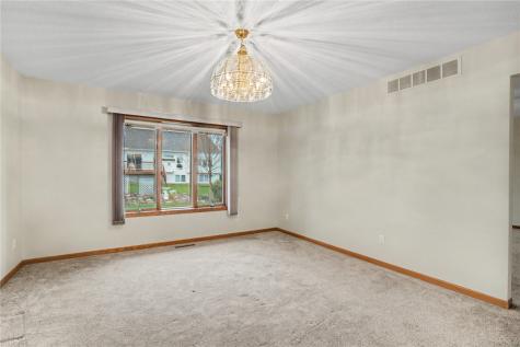 1912 Balsam Drive SW Cedar Rapids IA 52404