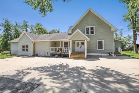 5705 Beverly Road SW Cedar Rapids IA 52404