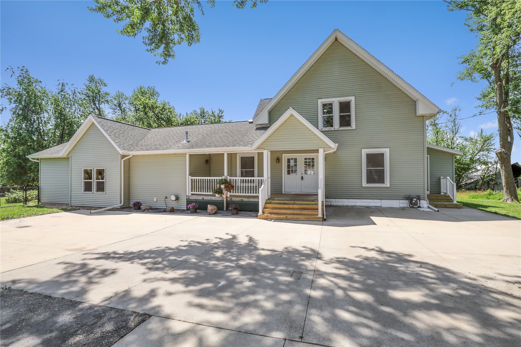 5705 Beverly Road SW Cedar Rapids IA 52404