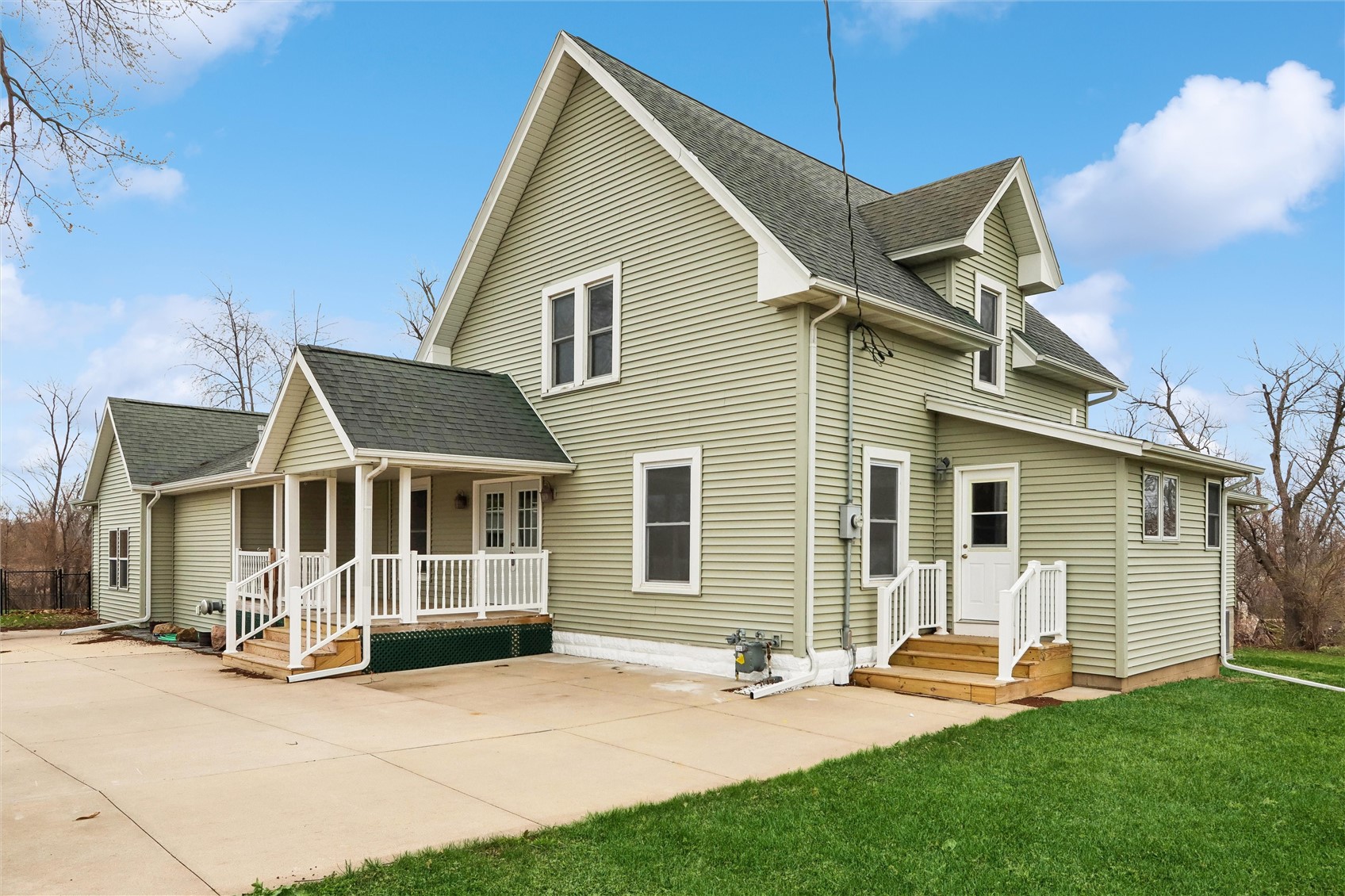 5705 Beverly Road SW Cedar Rapids IA 52404