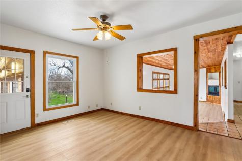 5705 Beverly Road SW Cedar Rapids IA 52404