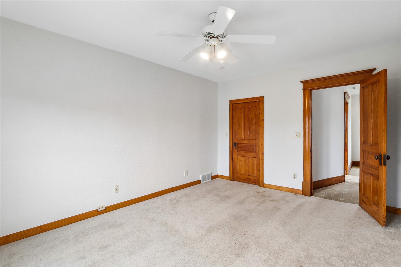 5705 Beverly Road SW Cedar Rapids IA 52404