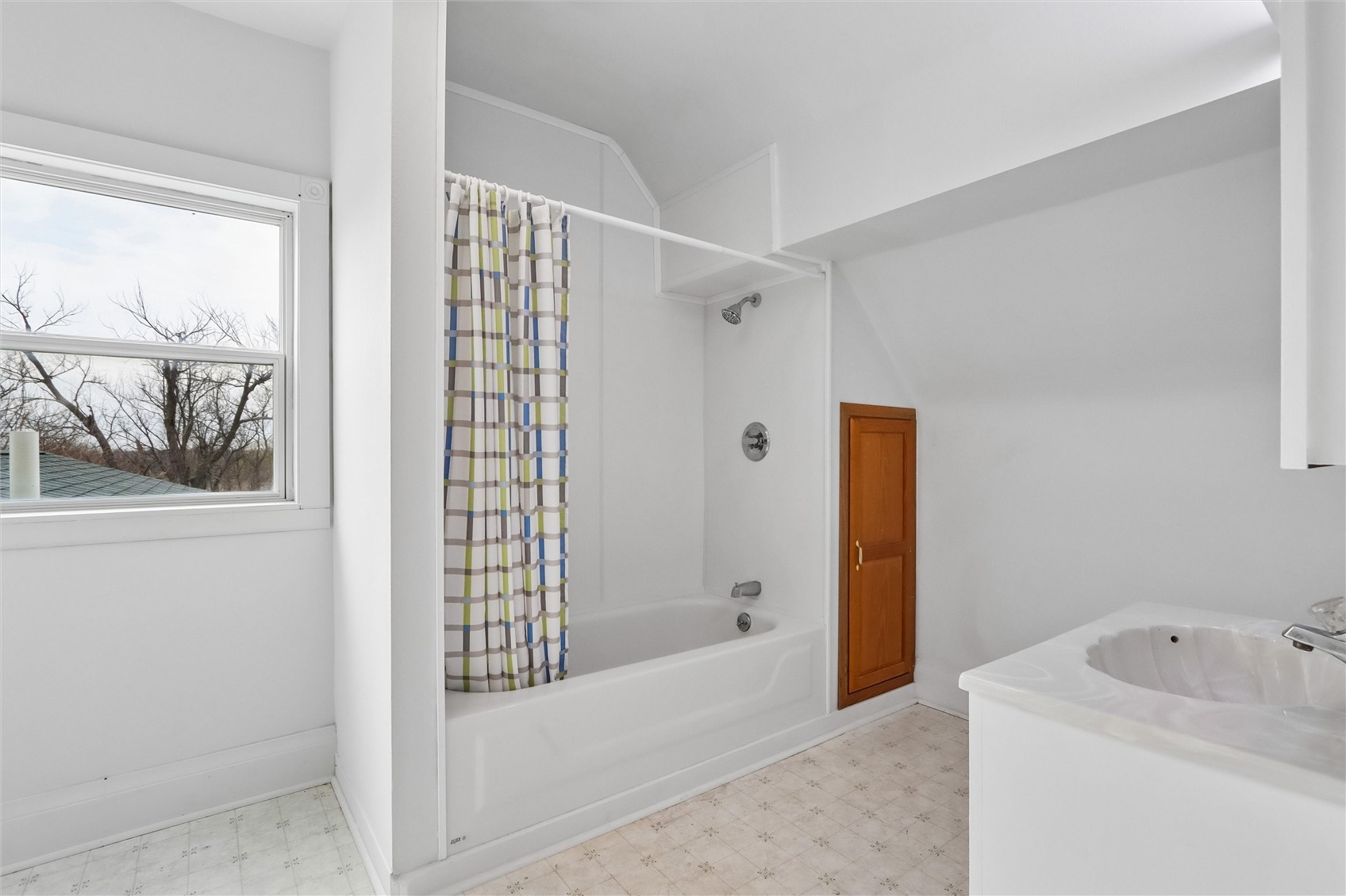 5705 Beverly Road SW Cedar Rapids IA 52404