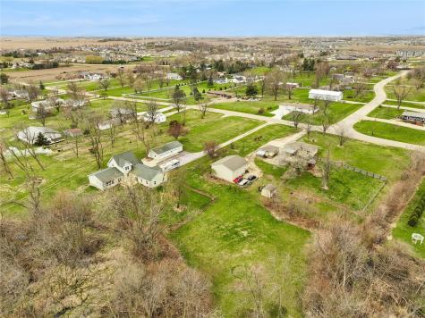 5705 Beverly Road SW Cedar Rapids IA 52404