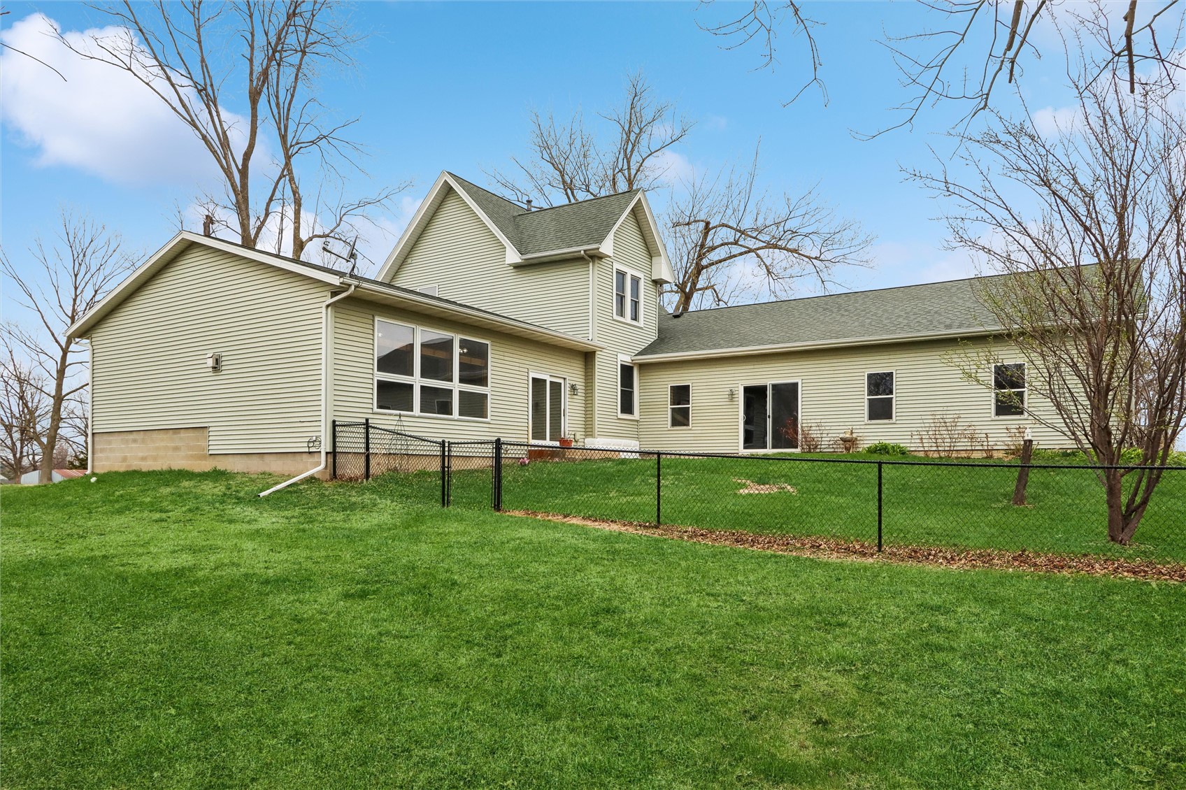 5705 Beverly Road SW Cedar Rapids IA 52404