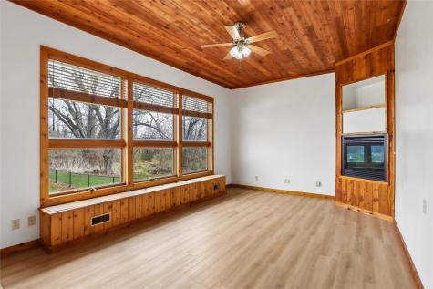 5705 Beverly Road SW Cedar Rapids IA 52404