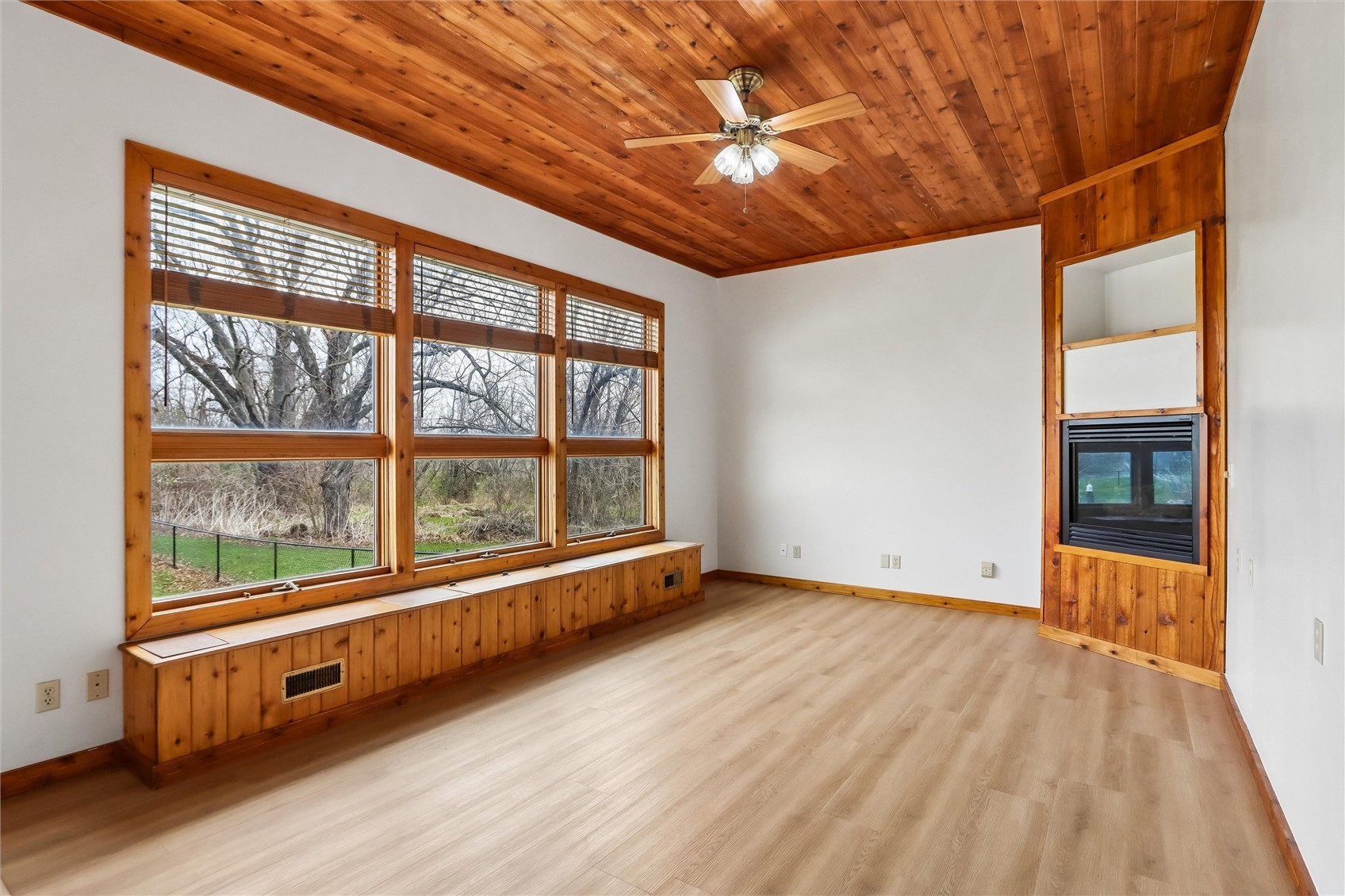 5705 Beverly Road SW Cedar Rapids IA 52404