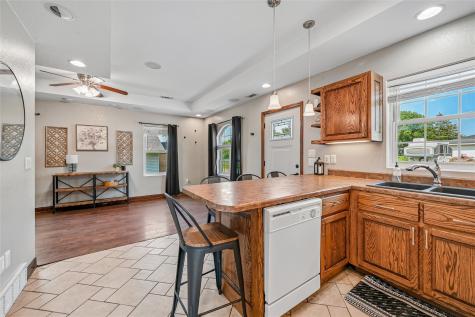 1315 1st Avenue Center Point IA 52213