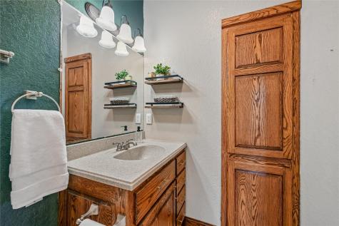 1315 1st Avenue Center Point IA 52213