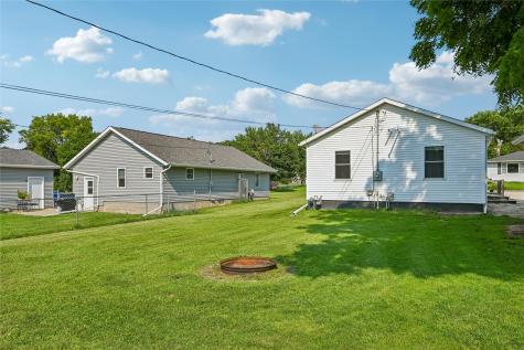 1315 1st Avenue Center Point IA 52213