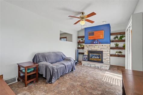4520 Navajo Drive NE Cedar Rapids IA 52402