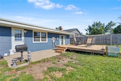 4520 Navajo Drive NE Cedar Rapids IA 52402