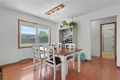4520 Navajo Drive NE Cedar Rapids IA 52402