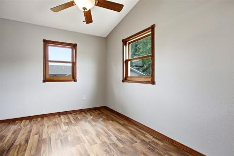 1000 Stinocher Street Solon IA 52333