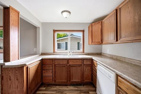 1000 Stinocher Street Solon IA 52333