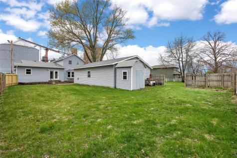 1000 Stinocher Street Solon IA 52333