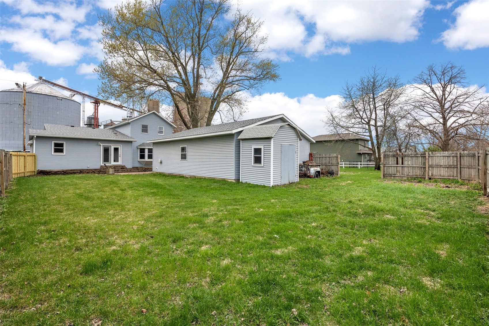 1000 Stinocher Street Solon IA 52333