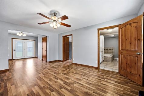 1000 Stinocher Street Solon IA 52333