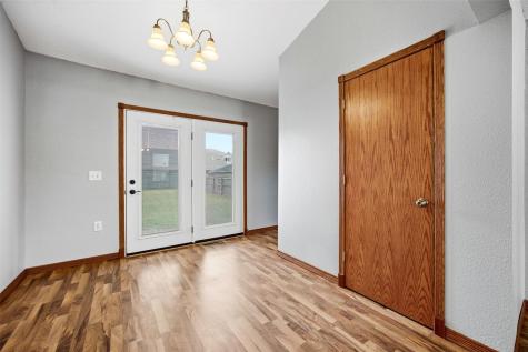 1000 Stinocher Street Solon IA 52333