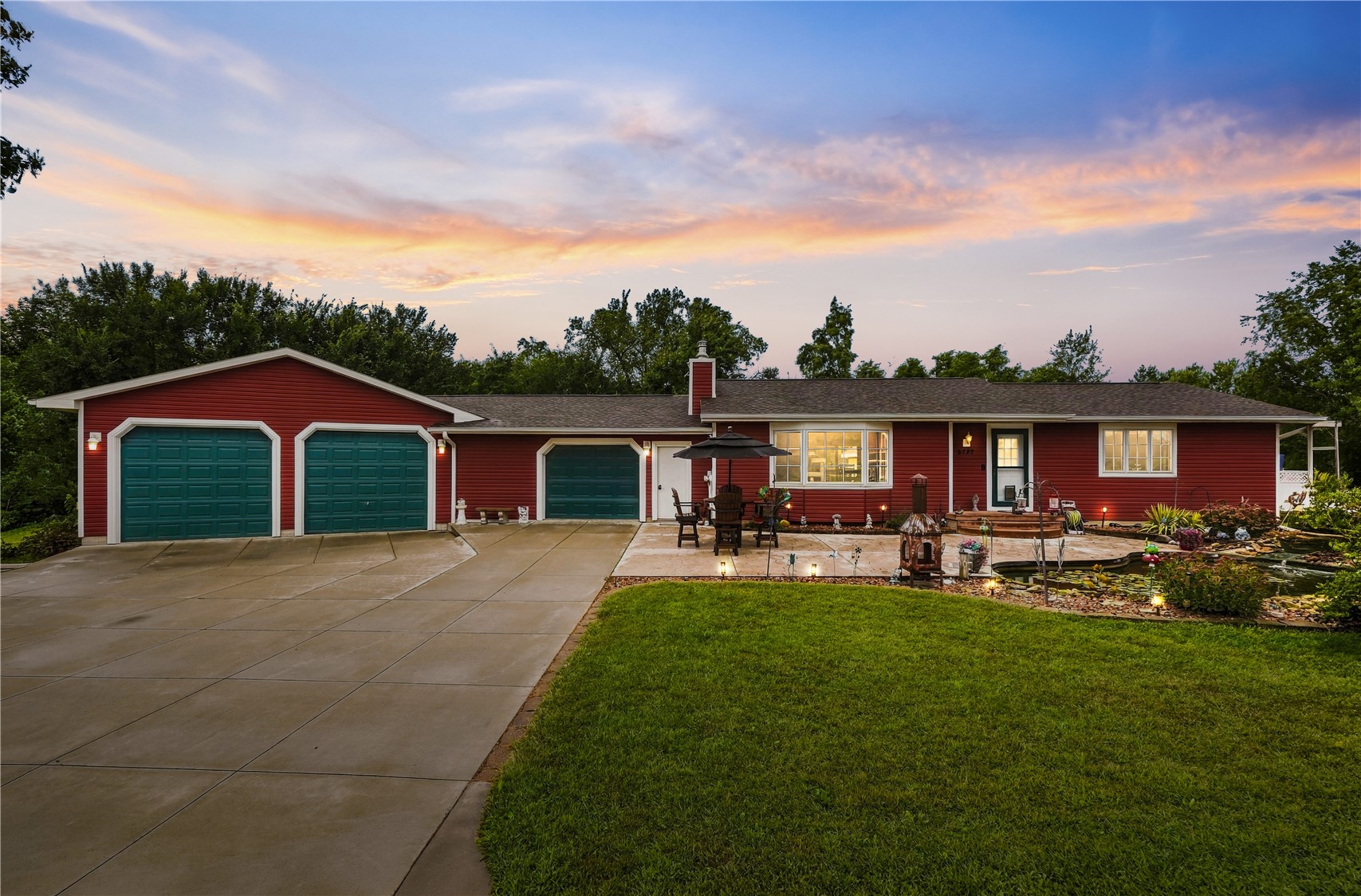 5727 26th Avenue Drive Vinton IA 52349