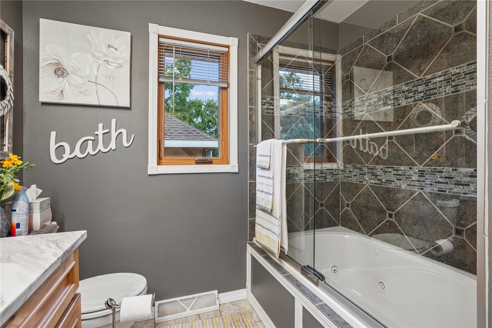 5727 26th Avenue Drive Vinton IA 52349