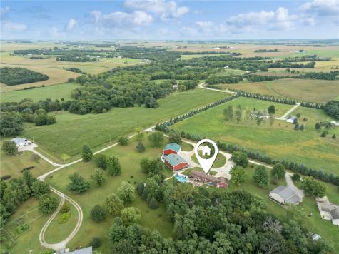 5727 26th Avenue Drive Vinton IA 52349