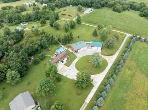 5727 26th Avenue Drive Vinton IA 52349