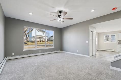 809 Jefferson Avenue Lowden IA 52255