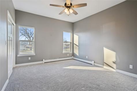 809 Jefferson Avenue Lowden IA 52255