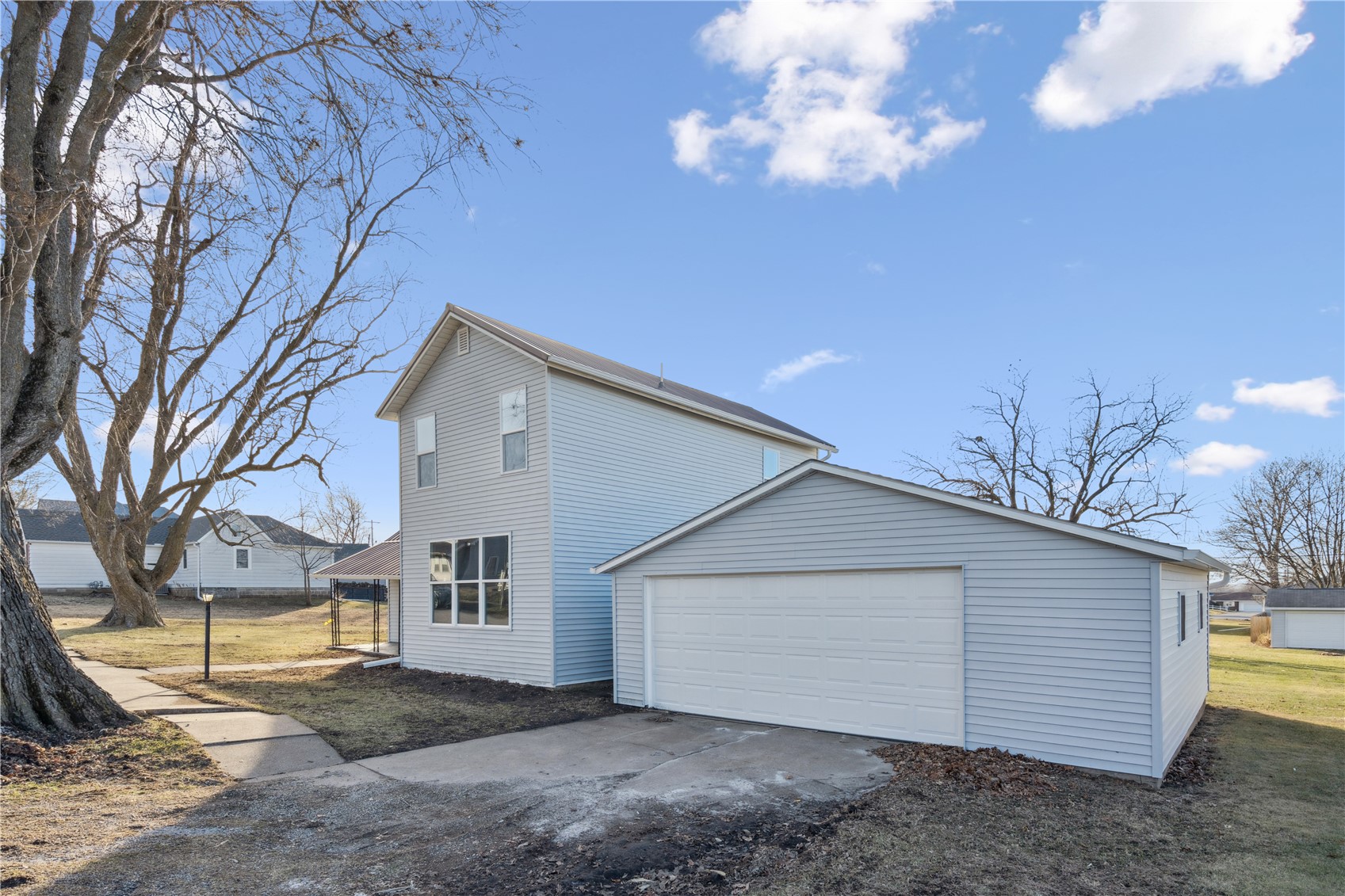 809 Jefferson Avenue Lowden IA 52255